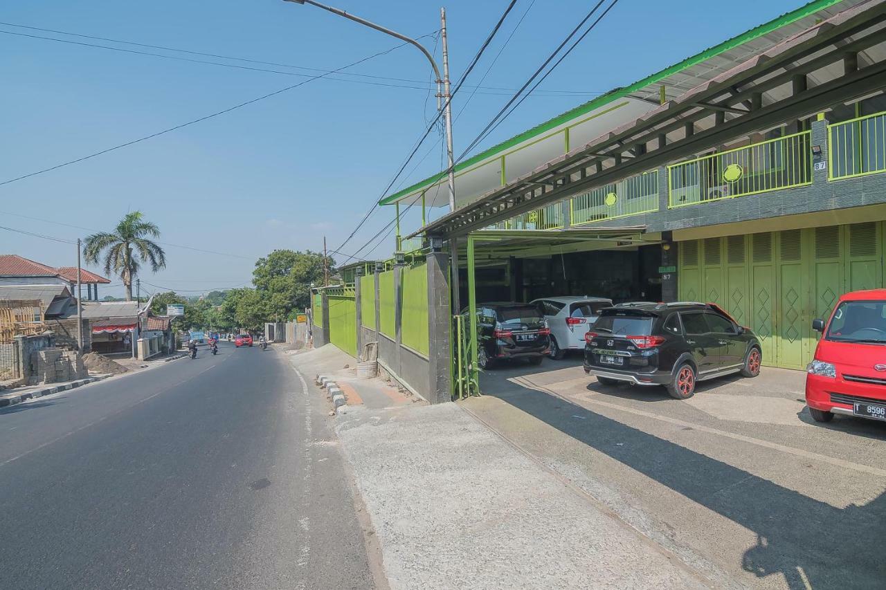 Reddoorz Syariah Near Museum Wisma Karya Subang Eksteriør bilde